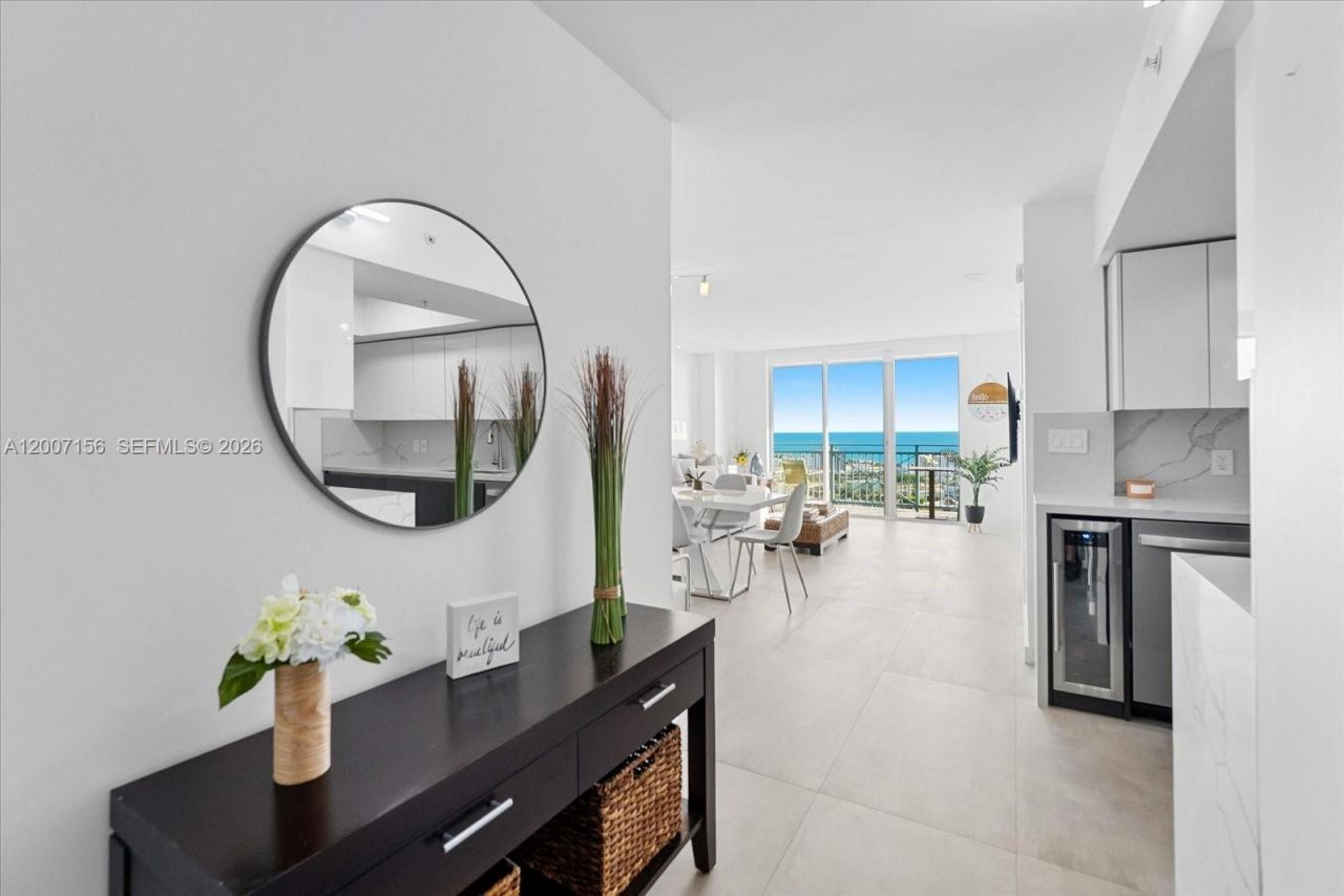 90 Alton Rd , Unit 2505, Miami Beach, FL 33139 Photo