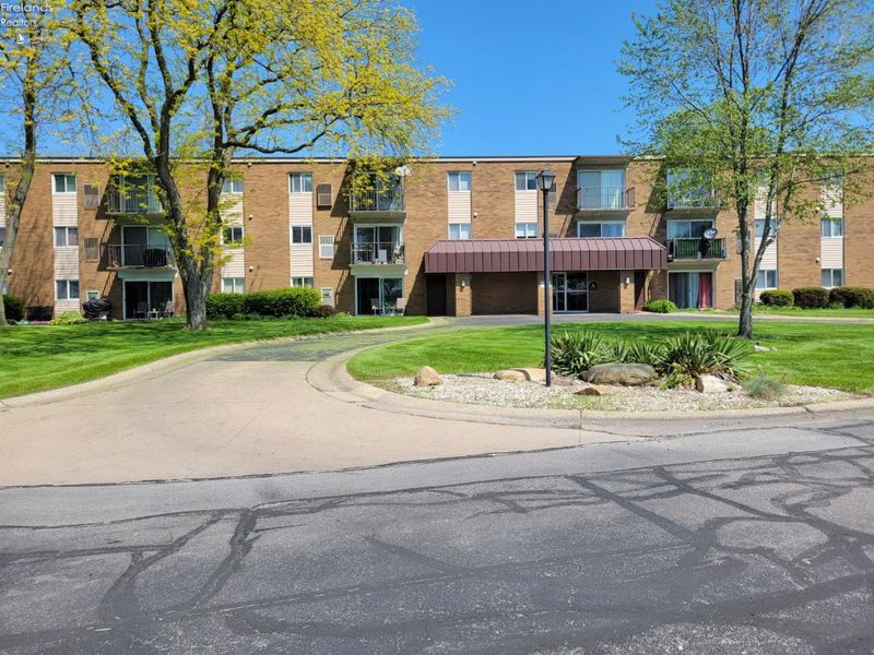 1305 S Lake Wilmer Drive, Unit 303A, Sandusky, OH 44870 Photo 2
