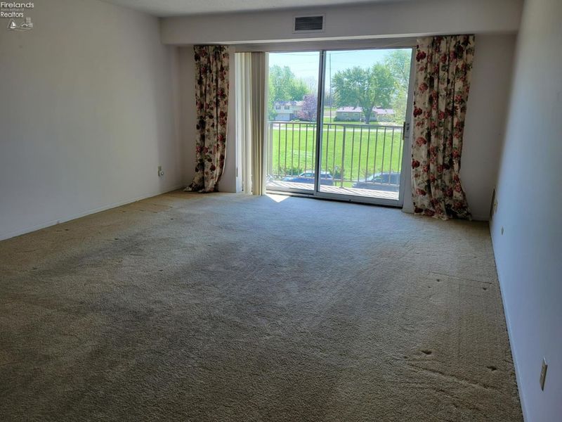 1305 S Lake Wilmer Drive, Unit 303A, Sandusky, OH 44870 Photo 8