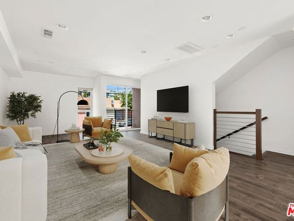 2930 Rowena Avenue, Unit 2, Los Angeles, CA 90039