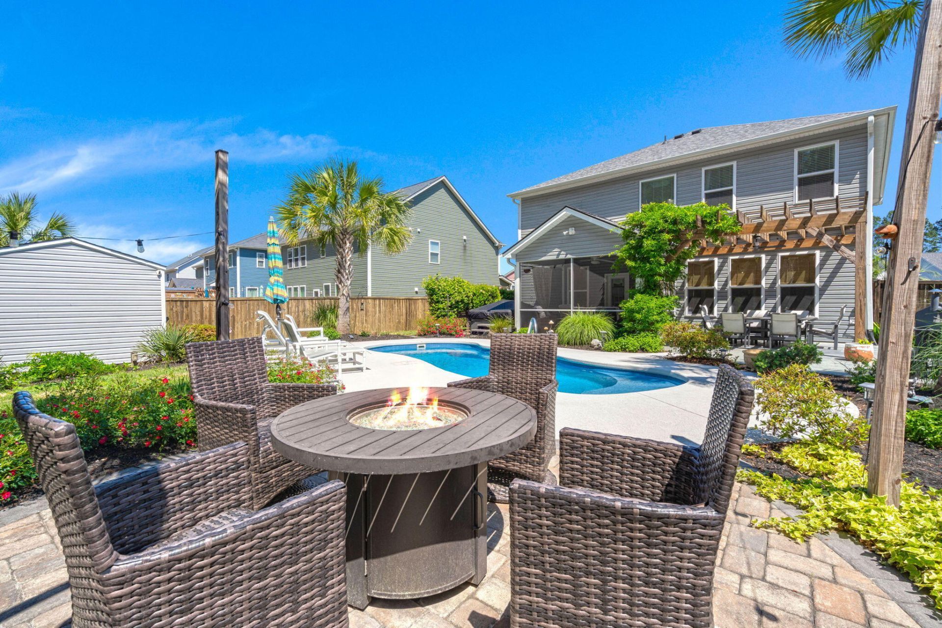 425 Cherrybark Oak Street Photo 4