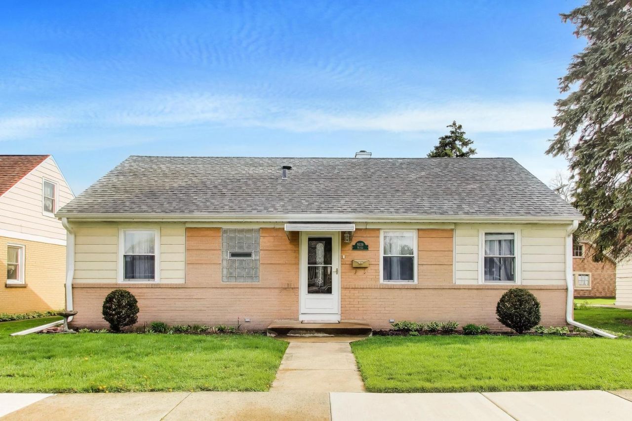 9529 Monroe Avenue , Brookfield, IL 60513