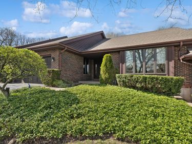808 Kristin Court, Unit 808, Gurnee, IL 60031
