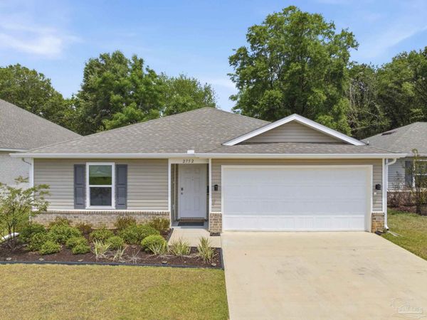 2752 Savannah Michelle Ln, Pensacola, FL 32534