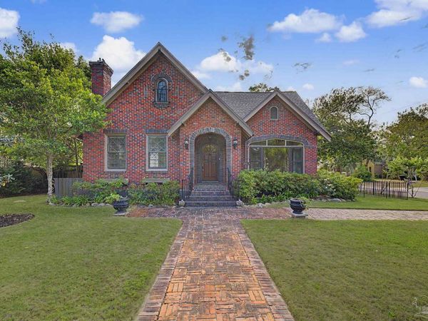 1517 N Spring St, Pensacola, FL 32501