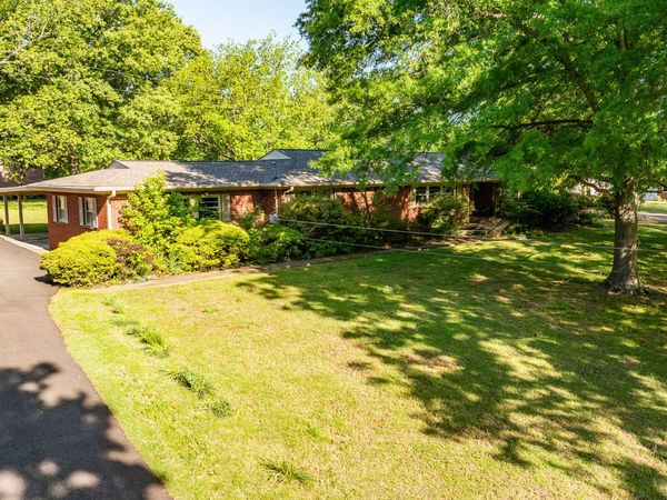 208 S Parkway Street , Dresden, TN 38225