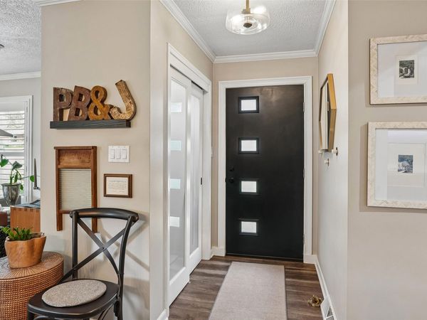 1043 23rd Street, West Des Moines, IA 50266