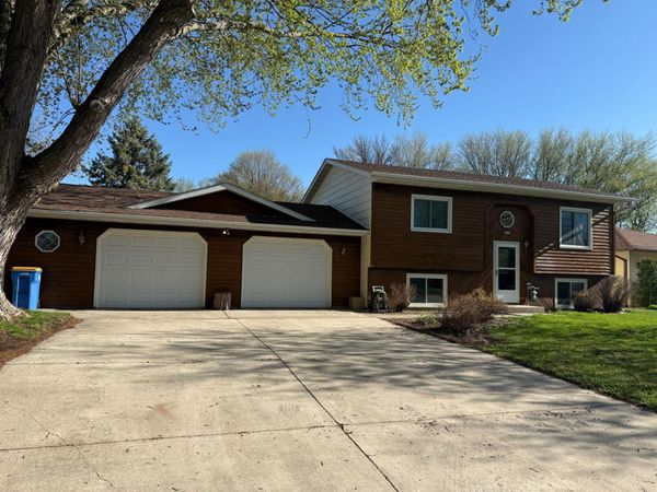 822 16th Street SE, Owatonna, MN 55060