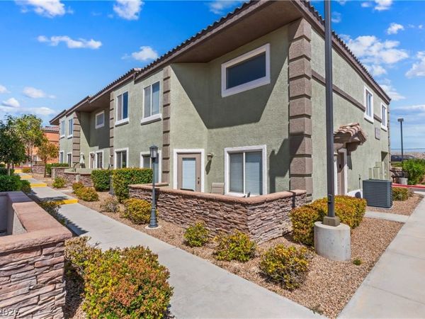 10535 Hedge View Avenue , Las Vegas, NV 89129