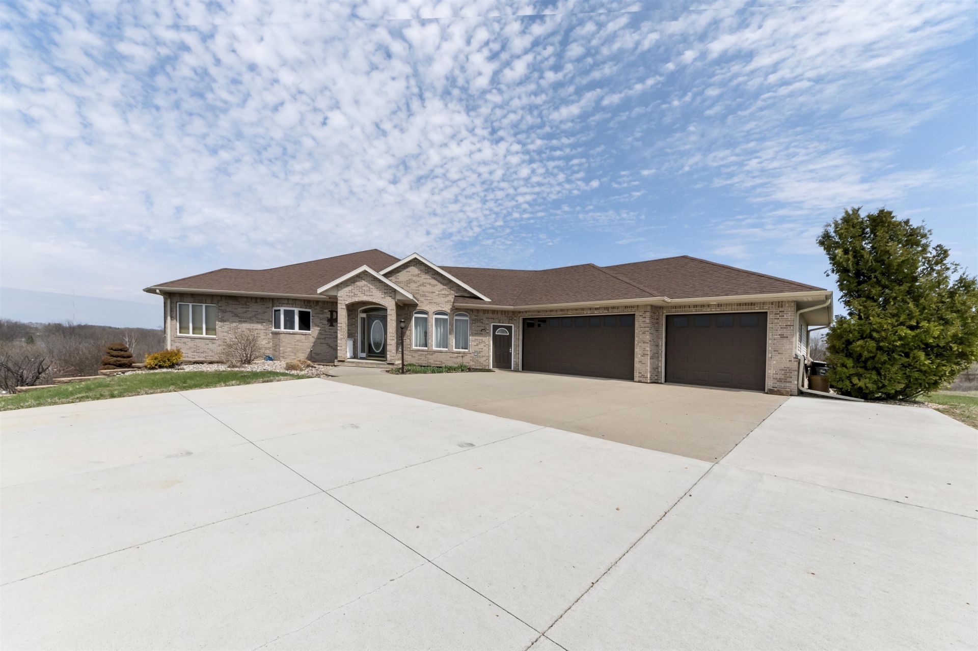 25329 182nd Street , Spirit Lake, IA 51360 Main Photo