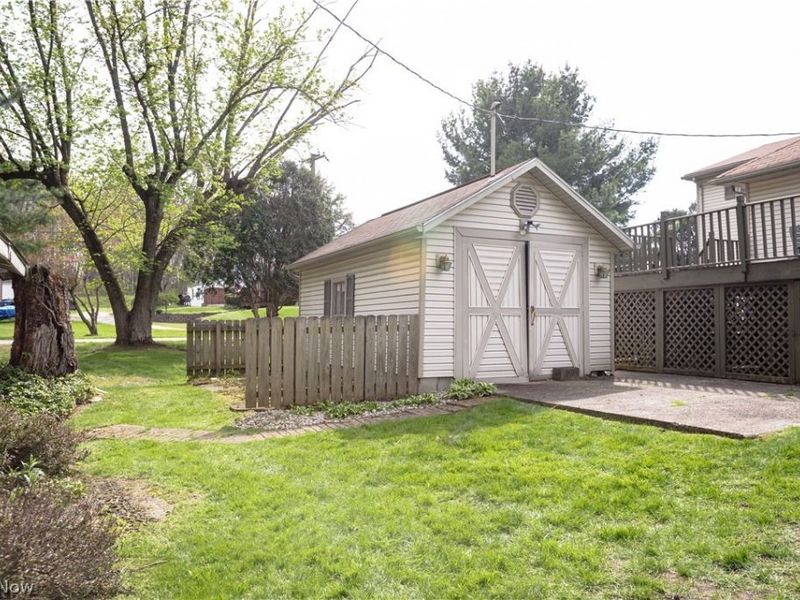 518 Hoover Place SE, Hartville, OH 44632 Photo 43