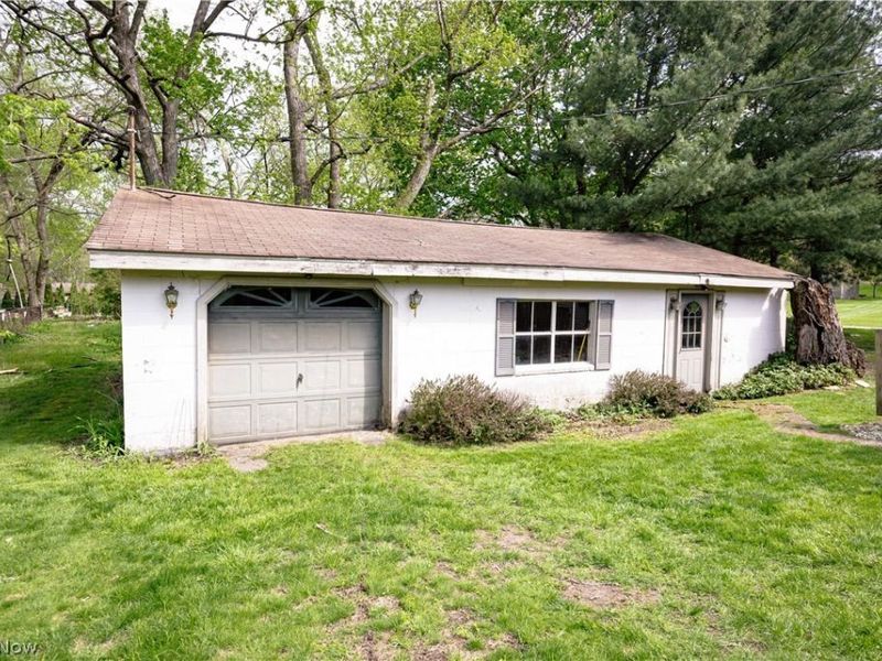 518 Hoover Place SE, Hartville, OH 44632 Photo 5