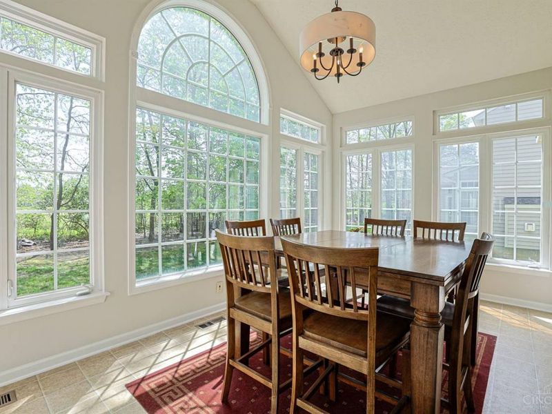 1727 Amberwood Way, Hamilton Twp, OH 45039 Photo 11