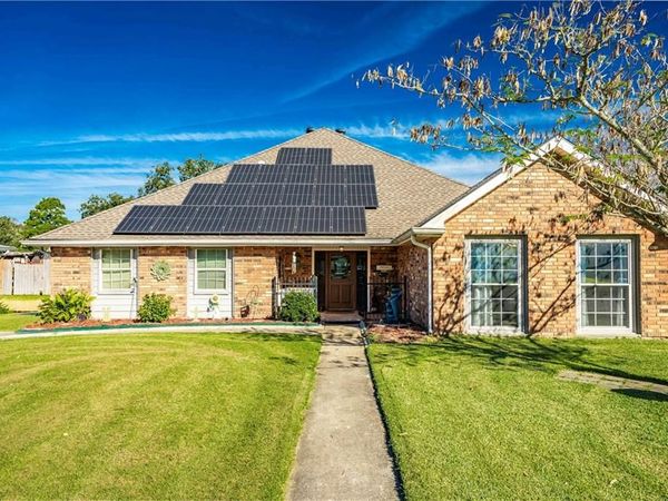325 SOMERSET Street , LaPlace, LA 70068