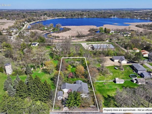 N1420 Cedar ROAD, Genoa City, WI 53128