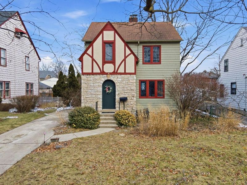 1002 S Cassingham Road, Columbus, OH 43209 Photo 1