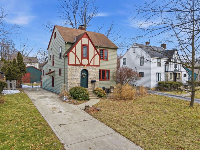 1002 S Cassingham Road, Columbus, OH 43209 Photo 3