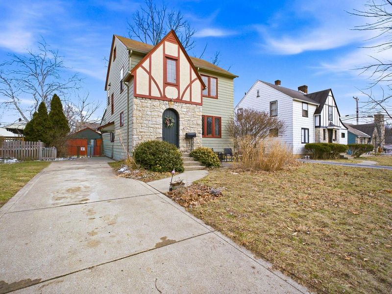 1002 S Cassingham Road, Columbus, OH 43209 Photo 4