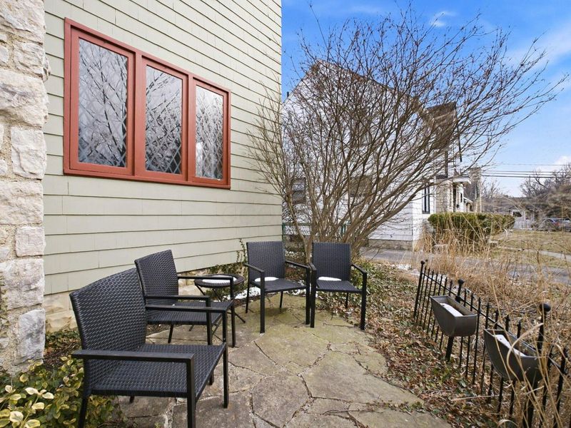 1002 S Cassingham Road, Columbus, OH 43209 Photo 7