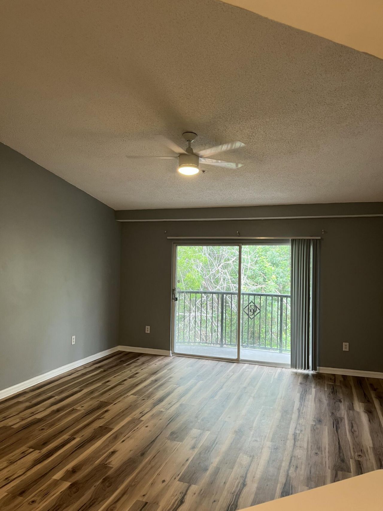 1000 Crestwood Court S, Unit 1009, Royal Palm Beach, FL 33411 Photo