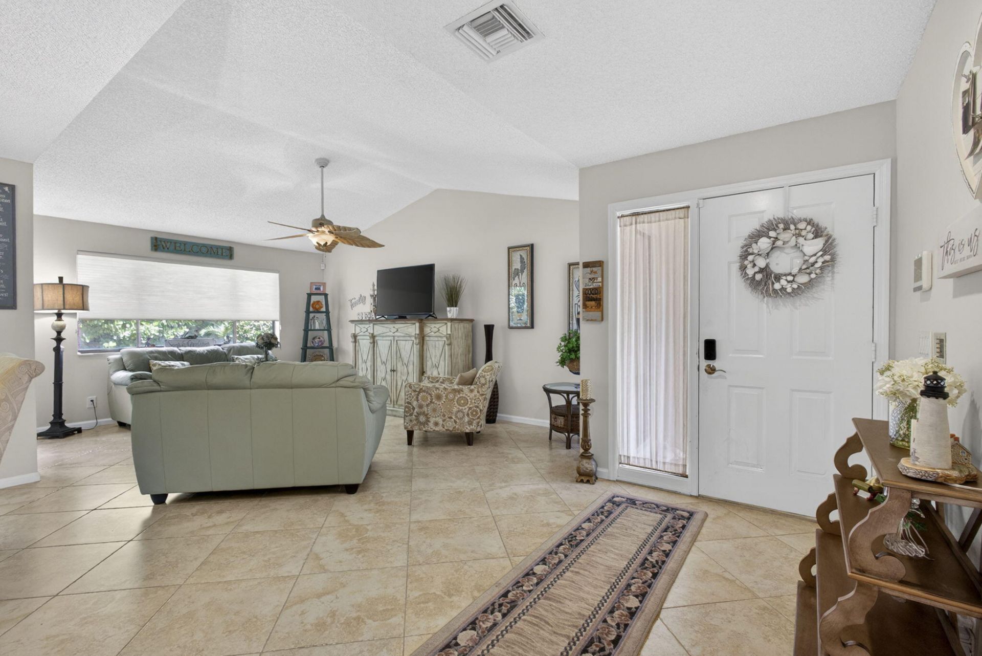 23 Lexington Lane W, Unit B, Palm Beach Gardens, FL 33418 Photo