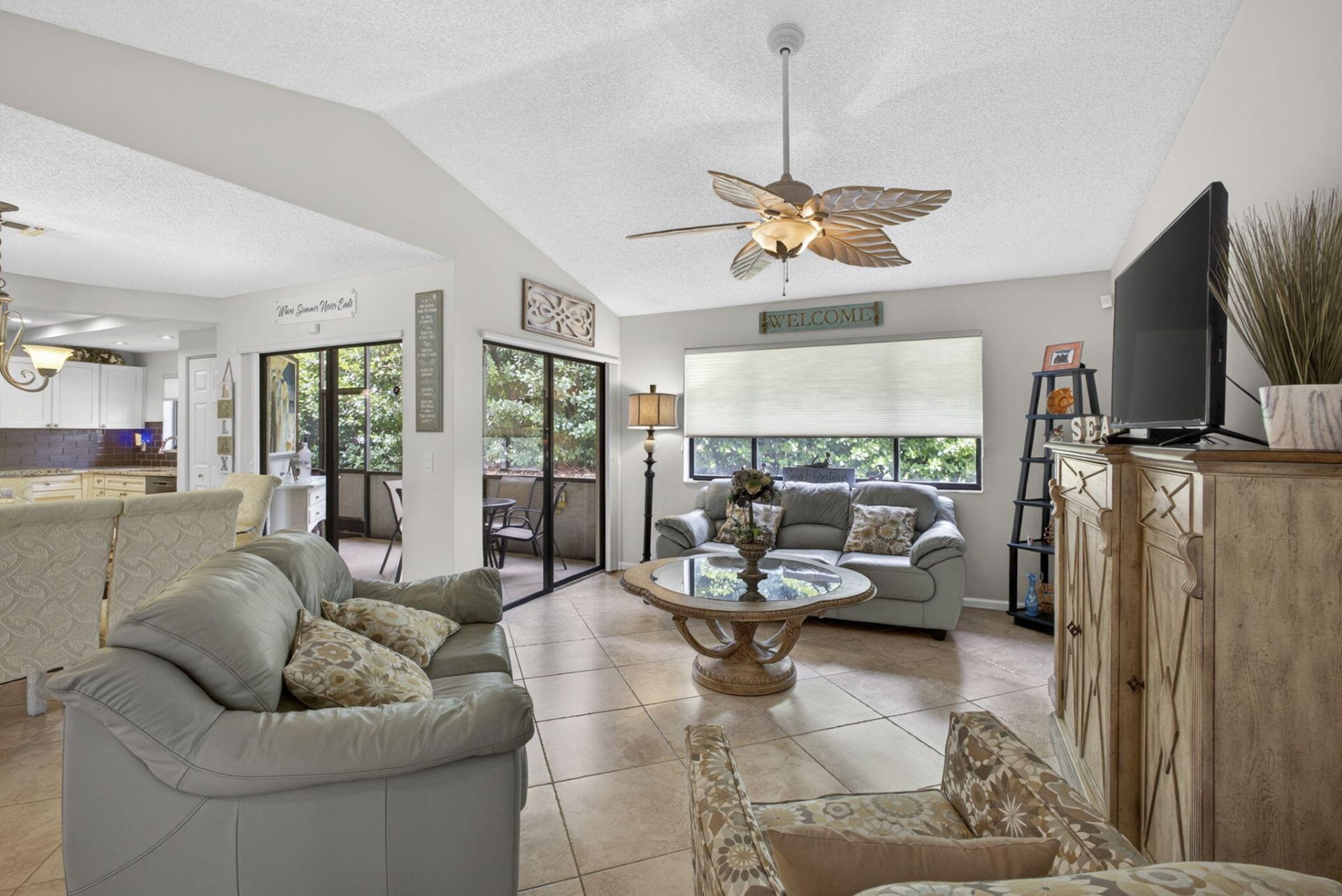 23 Lexington Lane W, Unit B, Palm Beach Gardens, FL 33418 Photo