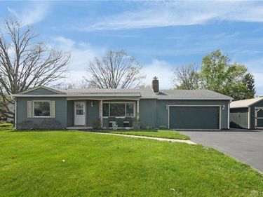2318 Pawnee Drive, London, OH 43140