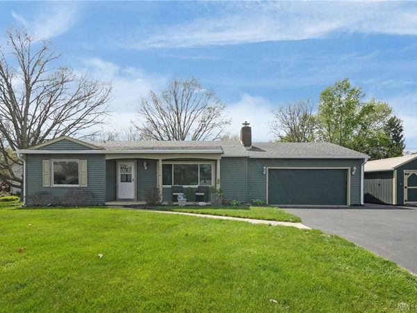 2318 Pawnee Drive, London, OH 43140