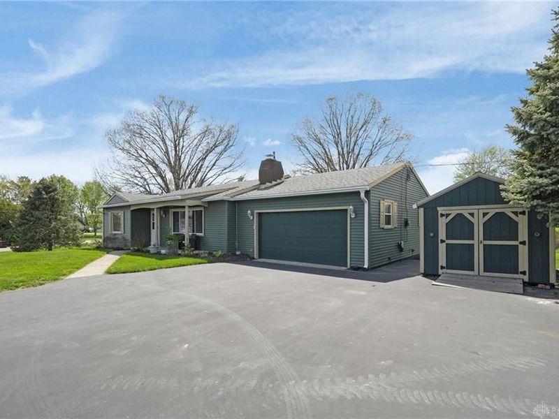 2318 Pawnee Drive, London, OH 43140 Photo 3