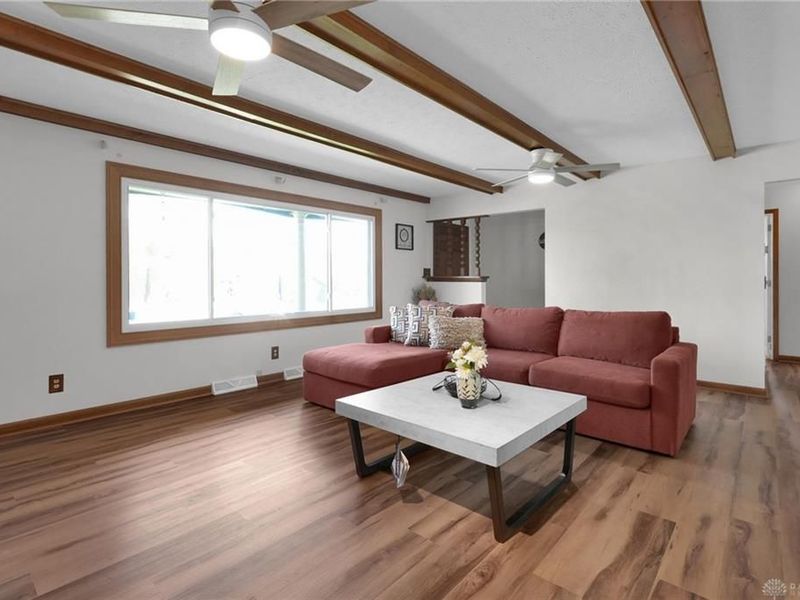 2318 Pawnee Drive, London, OH 43140 Photo 9