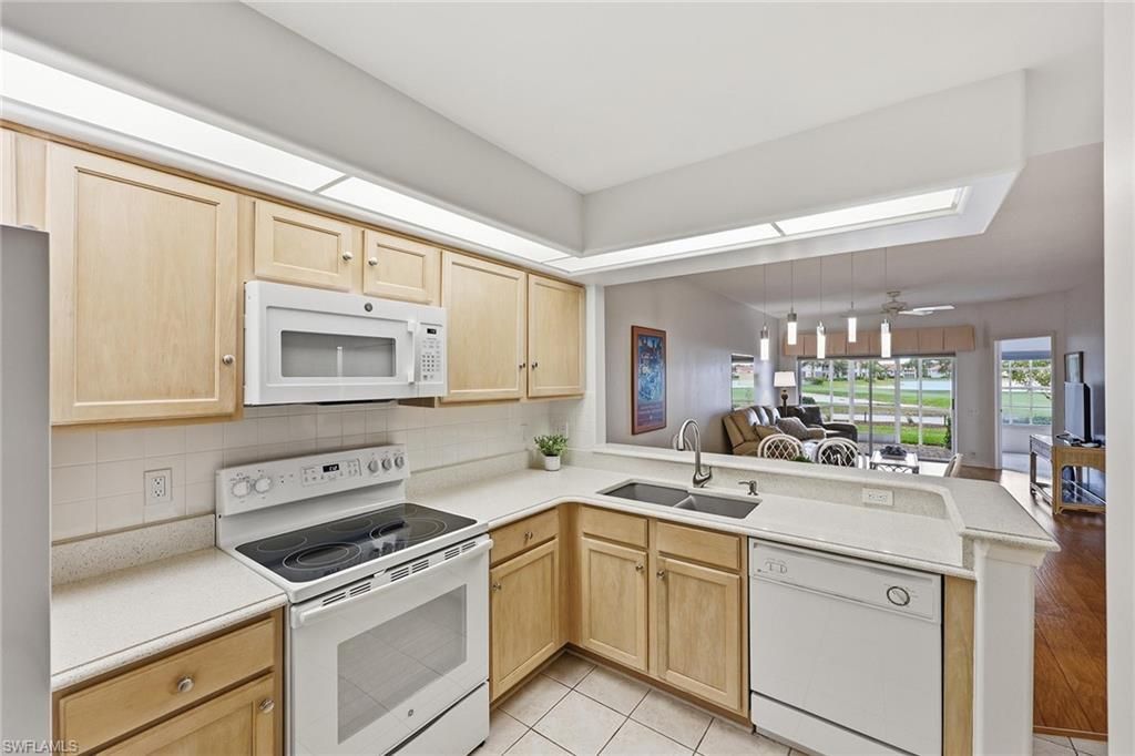 28072 Cavendish Ct, Unit 2204, Bonita Springs, FL 34135 Photo