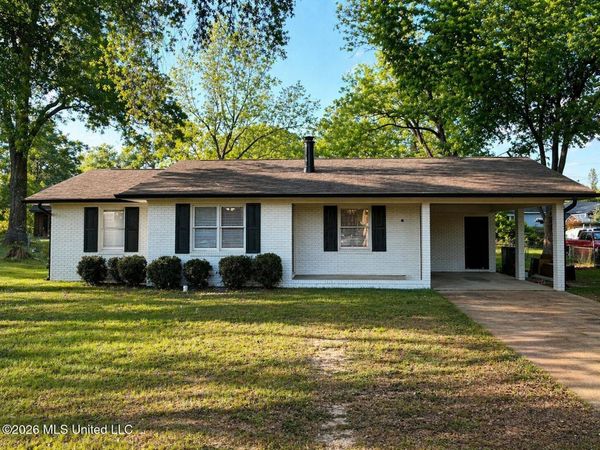 690 Cox Avenue, Holly Springs, MS 38635