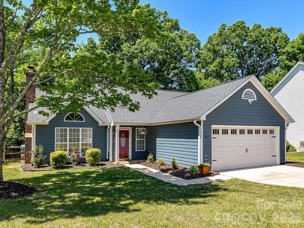 4131 Huntmeadow Drive, Charlotte, NC 28269
