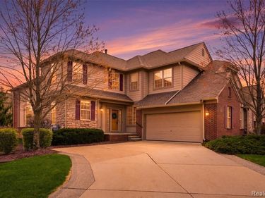 3793 Winding Brook Circle, Rochester Hills, MI 48309