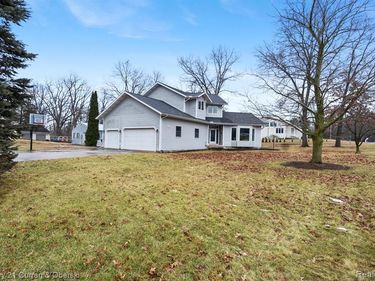 7151 Bayview Road, Napoleon Twp, MI 49201