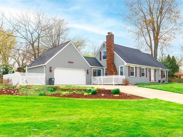 27758 Johnson Road, Grosse Ile Twp, MI 48138