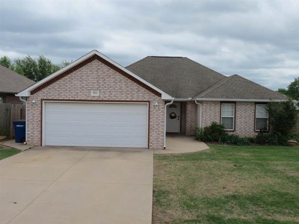 911 Lauren Lane, Stillwater, OK 74075