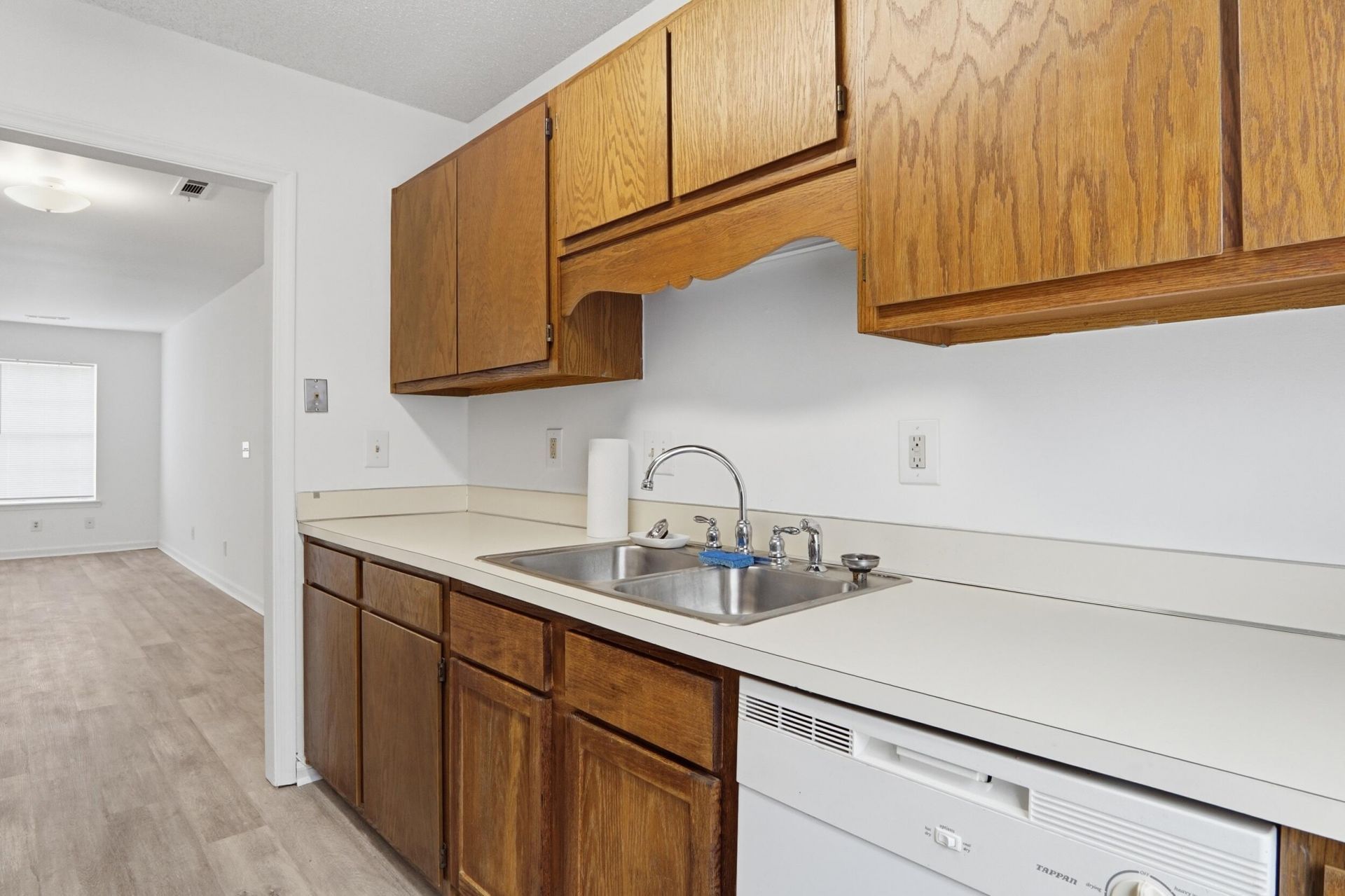 2937 Oxford Place Photo 12