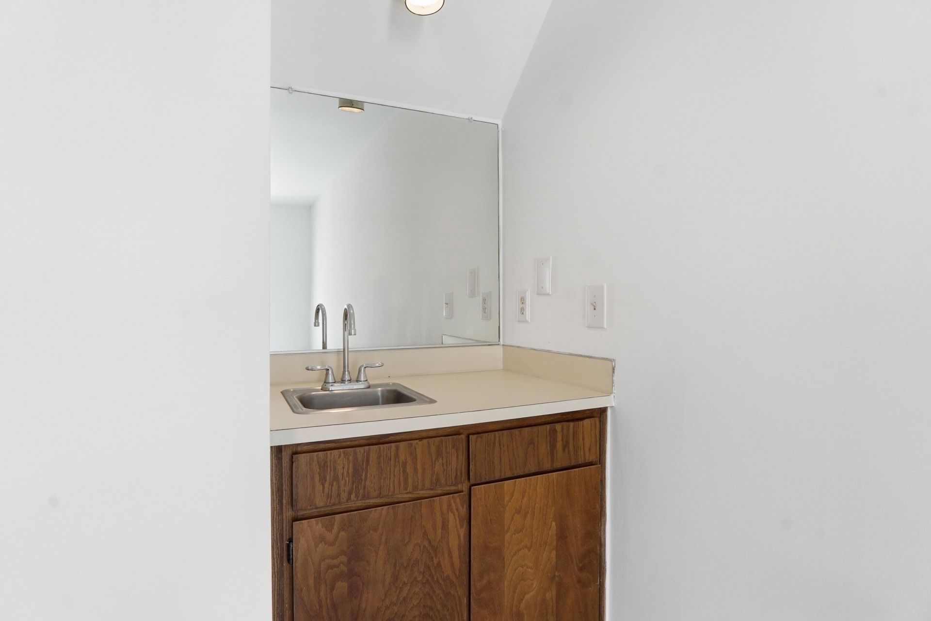 2937 Oxford Place Photo 16