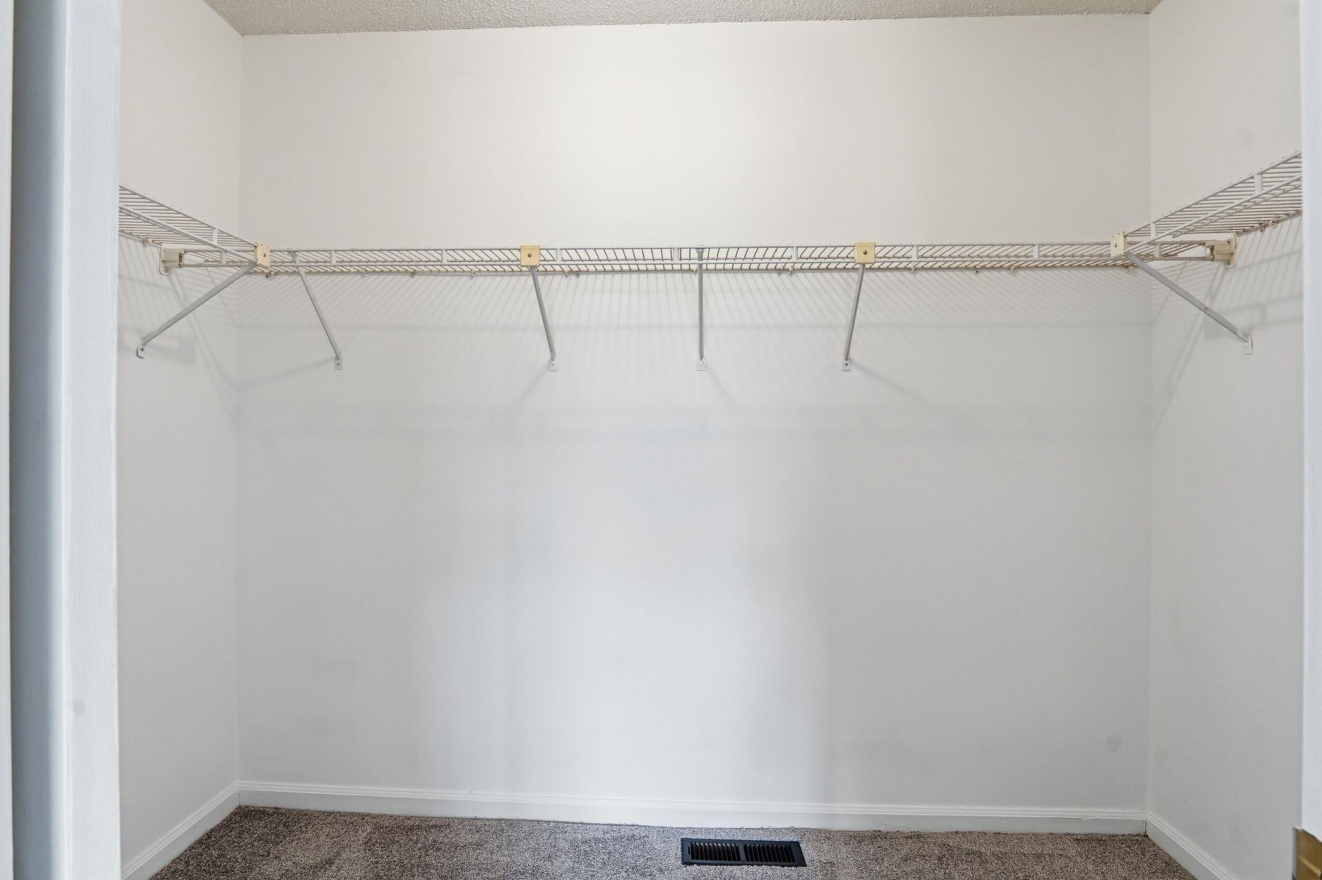 2937 Oxford Place Photo 23