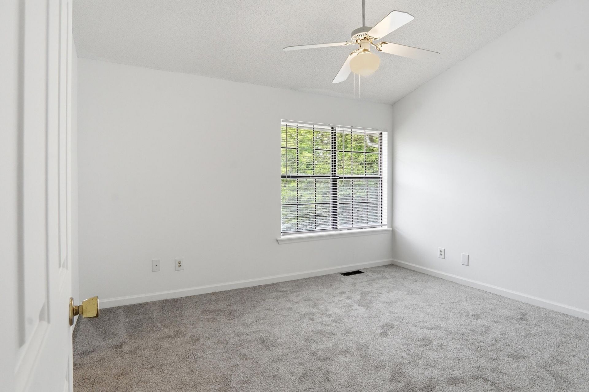 2937 Oxford Place Photo 27