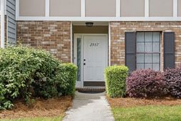 2937 Oxford Place photo 4