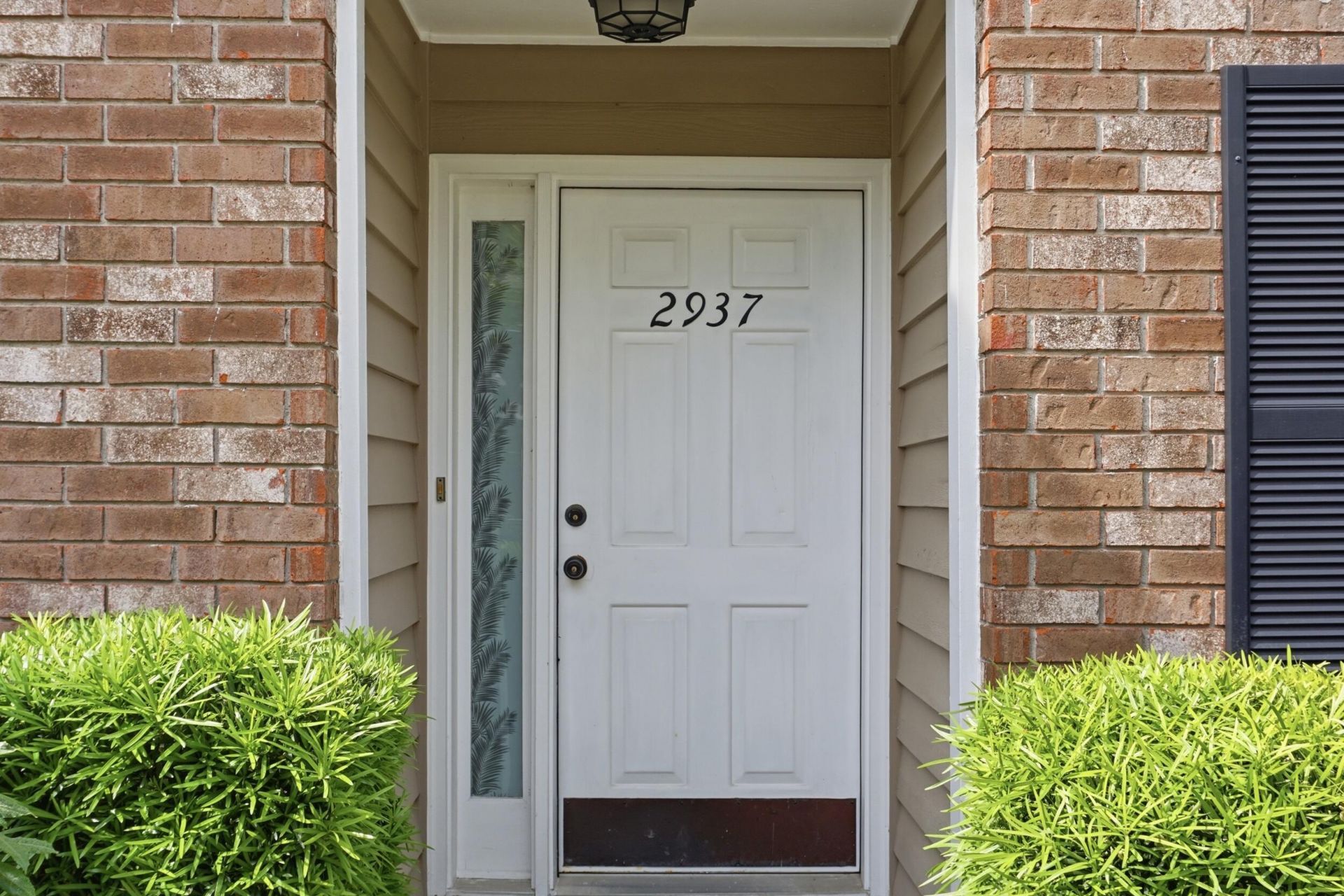 2937 Oxford Place Photo 4