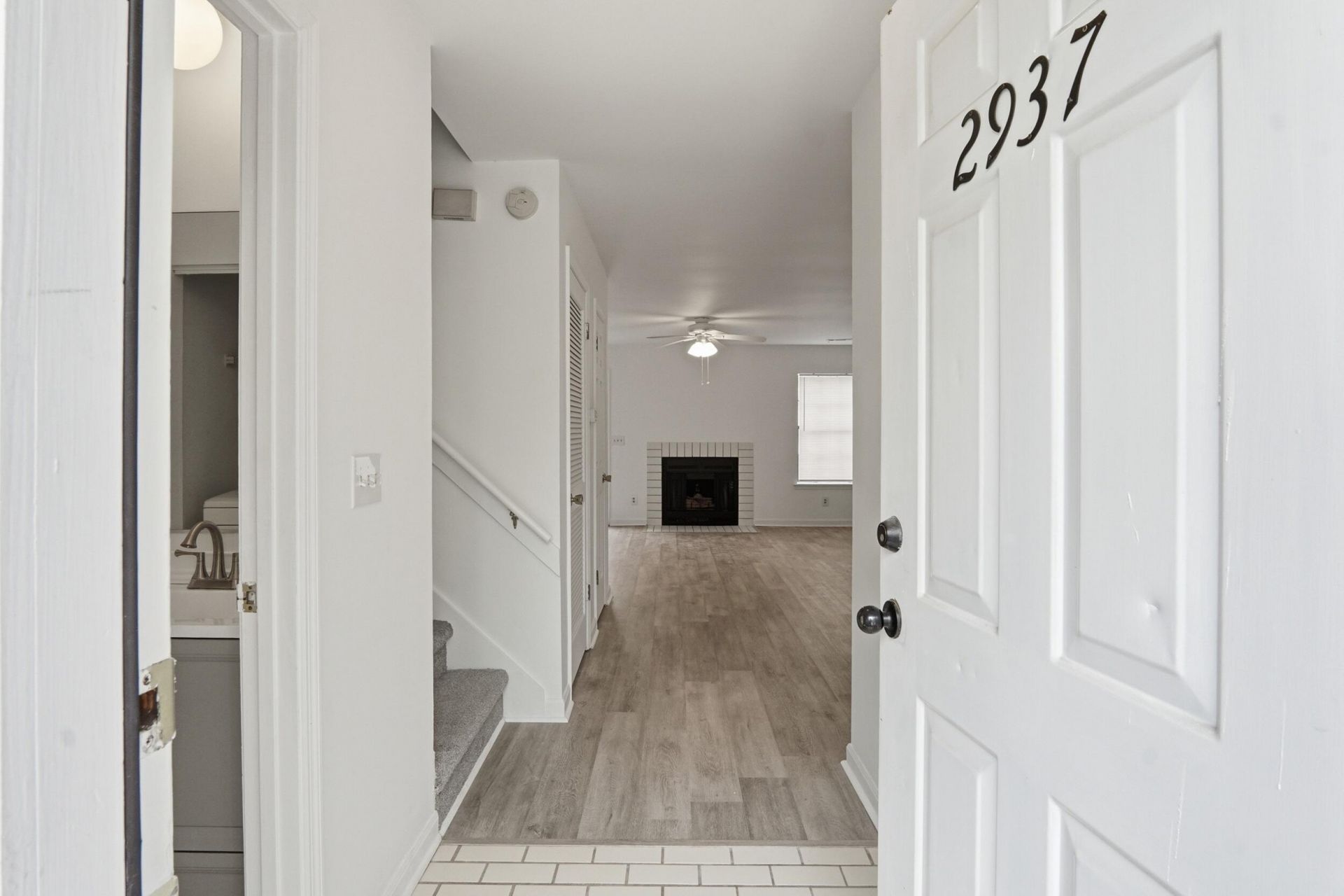 2937 Oxford Place Photo 5