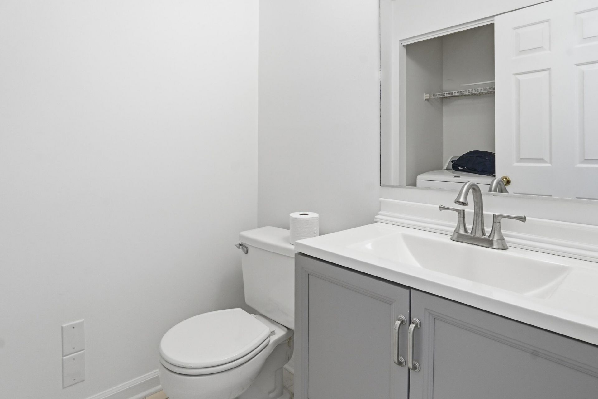 2937 Oxford Place Photo 6