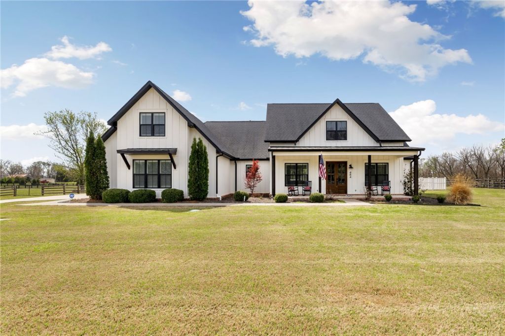 484 S Wyman Road, Fayetteville, AR 72701 Main Photo