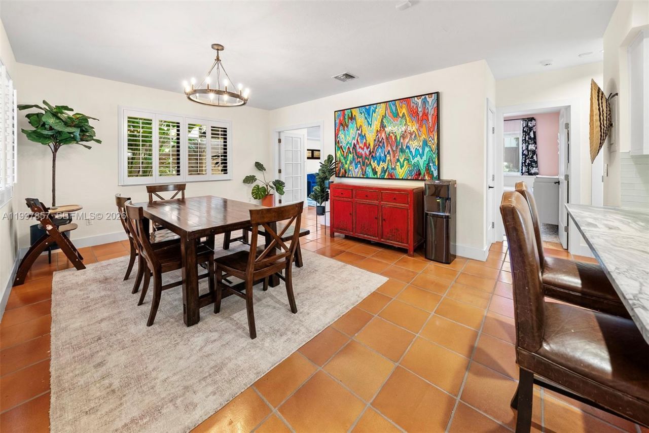 4046 El Prado Blvd, Miami, FL 33133 Photo