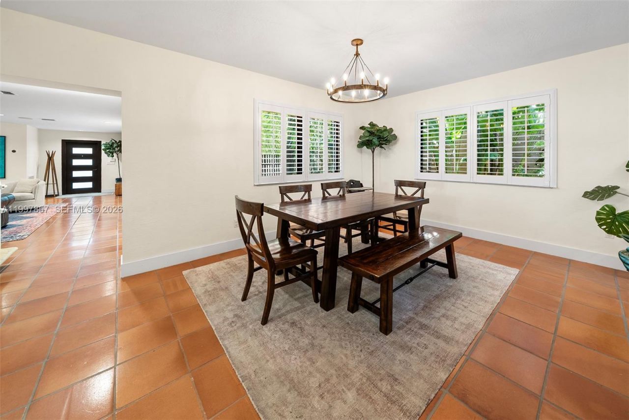 4046 El Prado Blvd, Miami, FL 33133 Photo