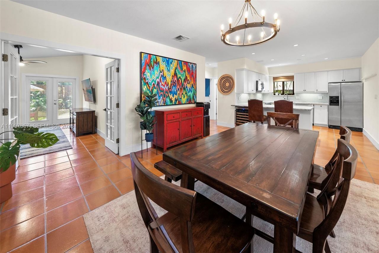 4046 El Prado Blvd, Miami, FL 33133 Photo