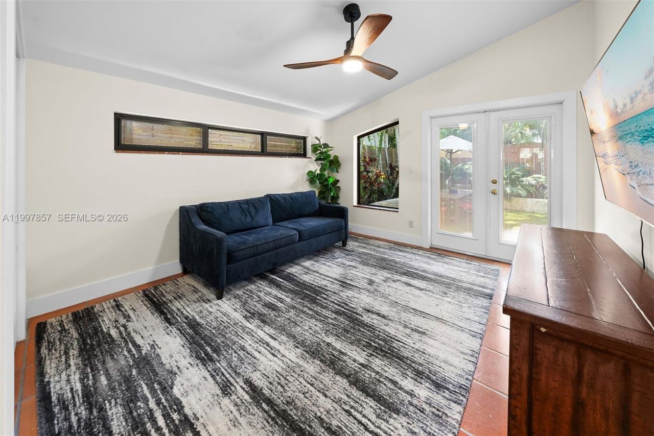 4046 El Prado Blvd, Miami, FL 33133 Photo